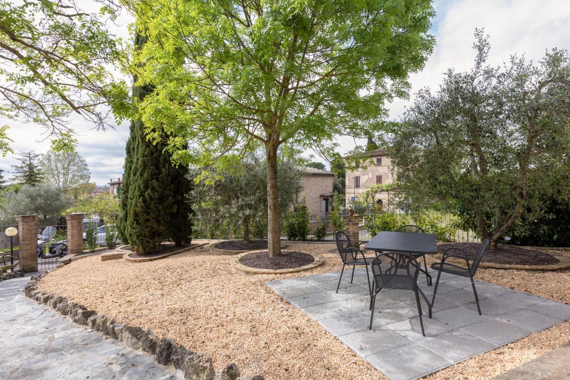 Asso Di Picche Apartment Siena Exterior photo